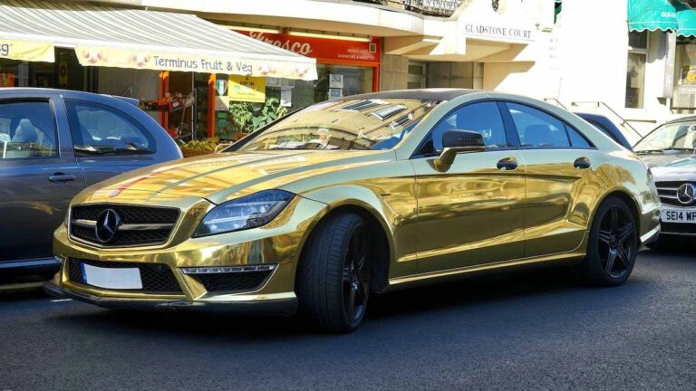 Mukesh Ambani's New Rs 10 Crore Car - A Bullet-Proof Gold